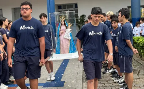 
          Imagem ilustrativa da imagem "Subida Luminosa" encerra jornada da imagem de Nossa Senhora da Penha no Marista
          