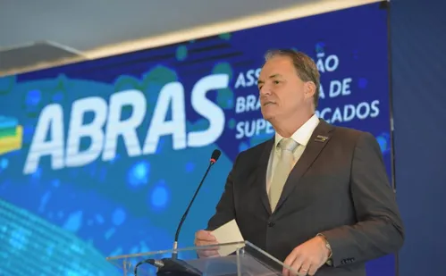 
          Imagem ilustrativa da imagem Supermercados querem pagar salário por hora sem a escala 6x1
          