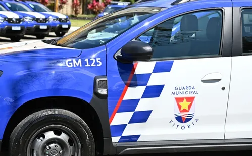 
          Imagem ilustrativa da imagem Suspeito é preso após ameaçar companheira com um facão em Vitória
          