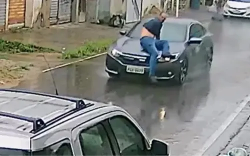 
          Imagem ilustrativa da imagem TJPE apura crimes contra a Justiça após advogada arrastar servidor em capô de carro
          
