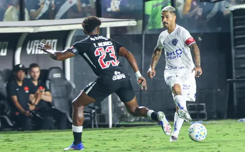 
          Imagem ilustrativa da imagem Vasco leva susto contra o Paysandu, mas confirma vaga nas oitavas da Copa do Brasil
          