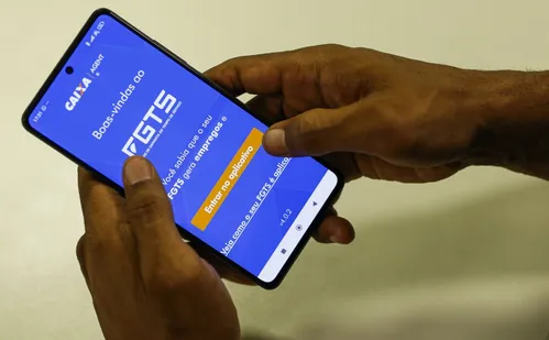 
          Imagem ilustrativa da imagem Veja como será a liberação do FGTS para quem ganha até R$ 8.105 quitar dívidas
          