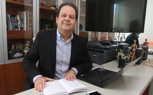 
          Imagem ilustrativa da imagem Veja como será a liberação do FGTS para quem ganha até R$ 8.105 quitar dívidas
          