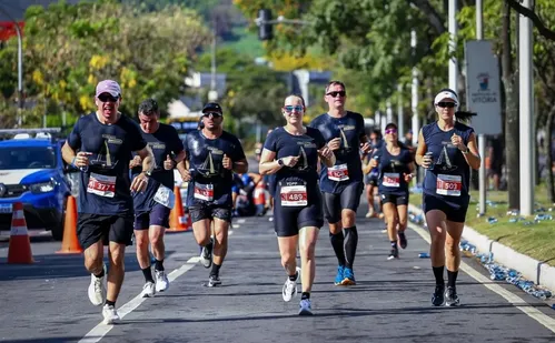 
          Imagem ilustrativa da imagem Cartão-postal vai virar pista de corrida de rua em Vitória
          