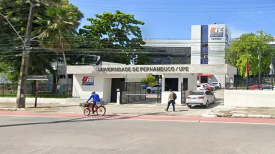 Imagem ilustrativa da imagem UPE abre inscrições para concurso público com salários de até R$ 3,8 mil