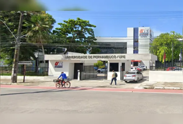 Imagem ilustrativa da imagem UPE abre inscrições para concurso público com salários de até R$ 3,8 mil