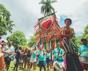 Imagem ilustrativa da imagem Cais das Artes vira ponto de encontro do samba