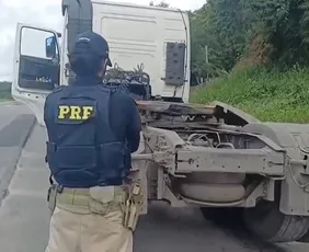 Imagem ilustrativa da imagem Caminhoneiro bêbado é detido após causar acidente e morte na BR-101, Recife