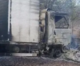 Imagem ilustrativa da imagem Colisão entre van com pacientes e caminhão deixa sete mortos no Sertão de PE