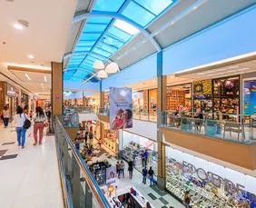 Imagem ilustrativa da imagem Como vai funcionar o comércio de rua e os shoppings nos dias de jogos do Brasil