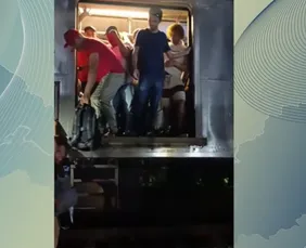Imagem ilustrativa da imagem Curto-circuito paralisou Linha Centro do Metrô do Recife na noite desta segunda