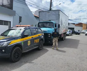 Imagem ilustrativa da imagem Dois homens são detidos com caminhão roubado em Custódia-PE