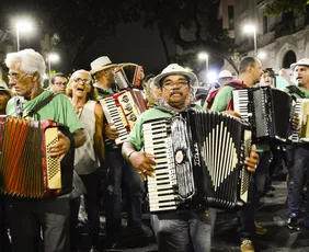 Imagem ilustrativa da imagem Homenagem às mulheres forrozeiras marcam a 21ª Caminhada do Forró no Recife