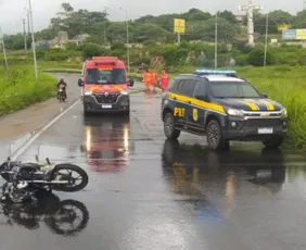 Imagem ilustrativa da imagem Mãe e filho morrem em acidente de moto na BR-104, em Caruaru