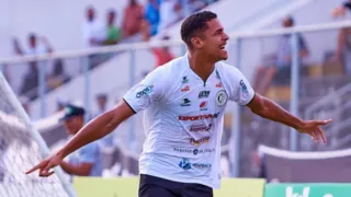 Imagem ilustrativa da imagem Atacante Alex Bruno volta a ficar na mira do Sport