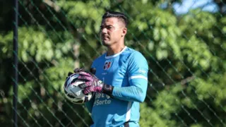 Imagem ilustrativa da imagem Felipe Alves aciona a Justiça e rescinde contrato com o Santa Cruz