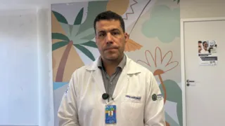 Imagem ilustrativa da imagem Menino atacado por tubarão tem perna amputada, confirma médico do HR