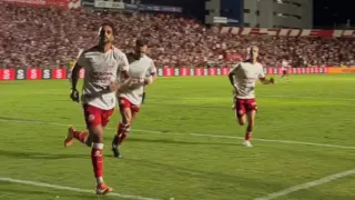 Imagem ilustrativa da imagem Náutico vence o Cuiabá e assume a liderança provisória da Série B