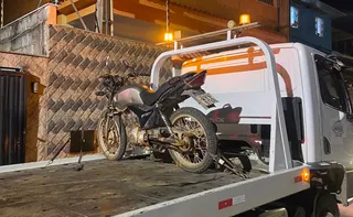 Imagem ilustrativa da imagem Perseguição em alta velocidade termina com motociclista algemado em Cachoeiro