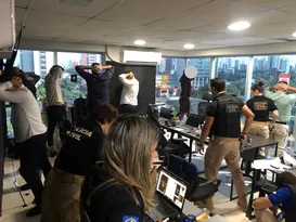 Imagem ilustrativa da imagem Polícia Civil prende 13 pessoas suspeitas de fraude de ativos virtuais em PE