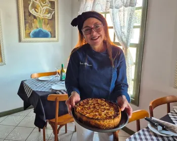 Imagem ilustrativa da imagem Aprenda a fazer uma receita criativa de torta com espinafre e bacon