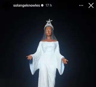 Imagem ilustrativa da imagem Irmã de Beyoncé publica foto da escultura de Iemanjá na Praia de Camburi
