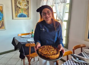 Imagem ilustrativa da imagem Aprenda a fazer uma receita criativa de torta com espinafre e bacon