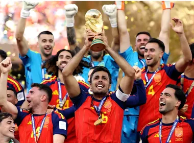 Imagem ilustrativa da imagem Espanha vence Argentina na prorrogação e é bicampeã da Copa do Mundo