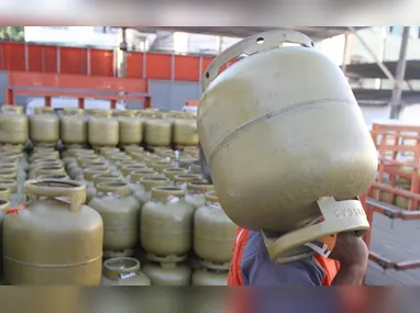 Imagem ilustrativa da imagem Botijões chineses invadem mercado e dividem indústria e distribuidoras