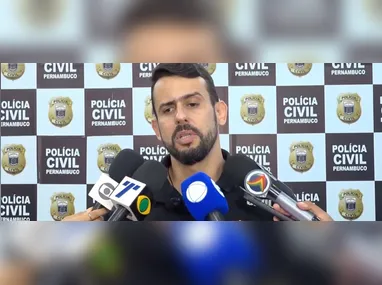 Vento e vegetação seca aceleram as chamas em frente ao Vilas do Mar; Bombeiros acionados e alerta por focos também em Manguinhos