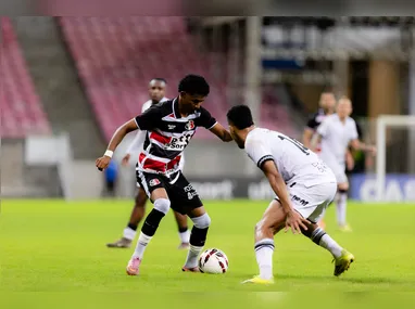 O São Paulo venceu o Flamengo de virada no primeiro turno por 2 a 1