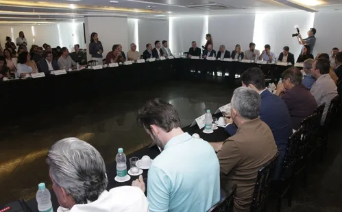 
          Imagem ilustrativa da imagem 1º voo direto da Argentina vai trazer 170 agentes e influenciadores para Vitória
          