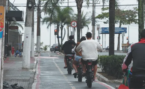 
          Imagem ilustrativa da imagem Acidentes com bike elétrica aumentam mais de 400% no ES
          
