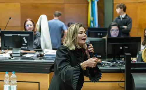 
          Imagem ilustrativa da imagem Advogada deixa defesa de Monique Medeiros após ameaças e divergência de estratégia
          