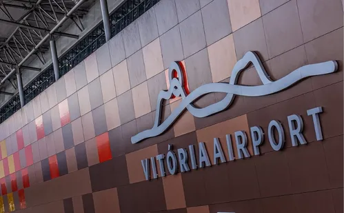 
          Imagem ilustrativa da imagem Aeroporto de Vitória investe R$ 20 mi em usinas de energia solar
          