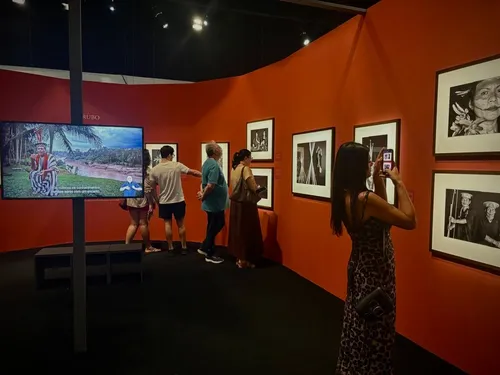 
          Imagem ilustrativa da imagem “Amazônia”

Primeira grande exposição do Cais das Artes recebe 54 mil visitantes
          