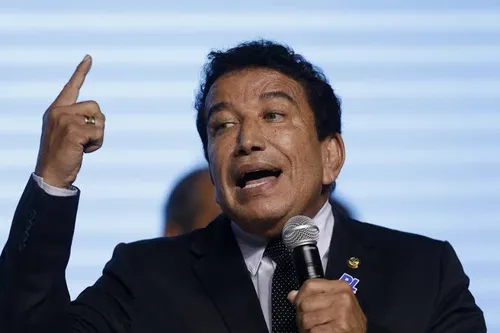 
          Imagem ilustrativa da imagem "Avançamos, mas precisamos alinhar discurso", diz Magno sobre PL e Republicanos
          