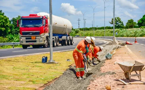 
          Imagem ilustrativa da imagem BR-101: escassez obriga empresa a “importar” mão de obra
          