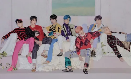 
          Imagem ilustrativa da imagem BTS desiste do Grammy 2027 e critica divisão da música por idioma
          