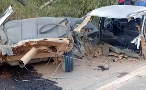 
          Imagem ilustrativa da imagem Bebê de 11 meses morre após acidente entre ambulância e carro na BR-262
          