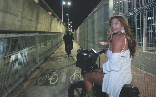 
          Imagem ilustrativa da imagem Bike elétrica vira opção para atravessar a Terceira Ponte mais rápido
          