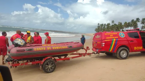 
          Imagem ilustrativa da imagem Bombeiros seguem nas buscas por jovem de 15 anos desaparecido na Praia do Paiva
          