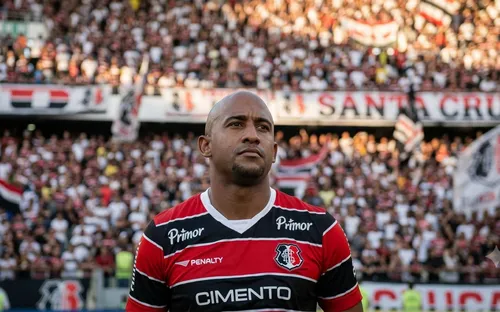 
          Imagem ilustrativa da imagem Brasão deixa saudade no Arruda e lembranças de uma era de resistência
          