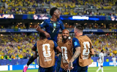 
          Imagem ilustrativa da imagem Brasil desencanta, vence o Haiti e assume a liderança do Grupo C
          