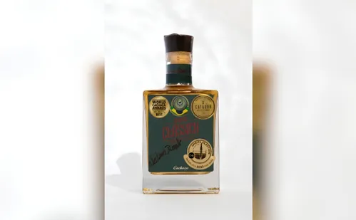 
          Imagem ilustrativa da imagem Cachaça produzida no ES recebe prêmio internacional na "Copa do Mundo" das bebidas
          