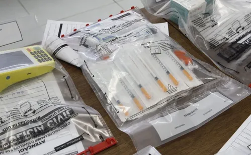 
          Imagem ilustrativa da imagem Canetas para perder peso: médicos alertam para riscos de remédio ilegal
          