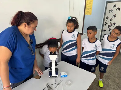 
          Imagem ilustrativa da imagem Cariacica inaugura escola com 800 vagas e realiza Fecintec
          