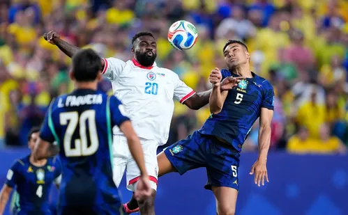 
          Imagem ilustrativa da imagem Casemiro destaca 'jogo perfeito' da seleção brasileira na Copa
          
