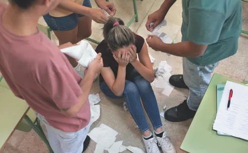 
          Imagem ilustrativa da imagem Casos de humilhação na internet crescem e mais jovens vão à polícia
          