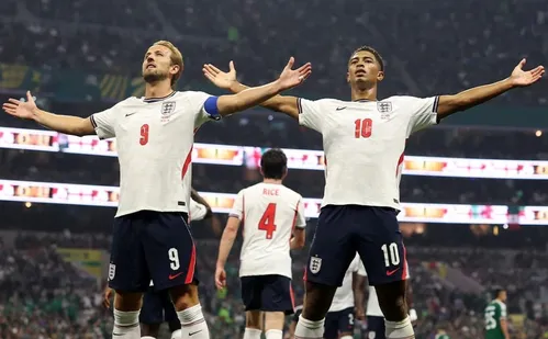 
          Imagem ilustrativa da imagem Com um a menos, Inglaterra derruba México no Azteca e segue na Copa
          